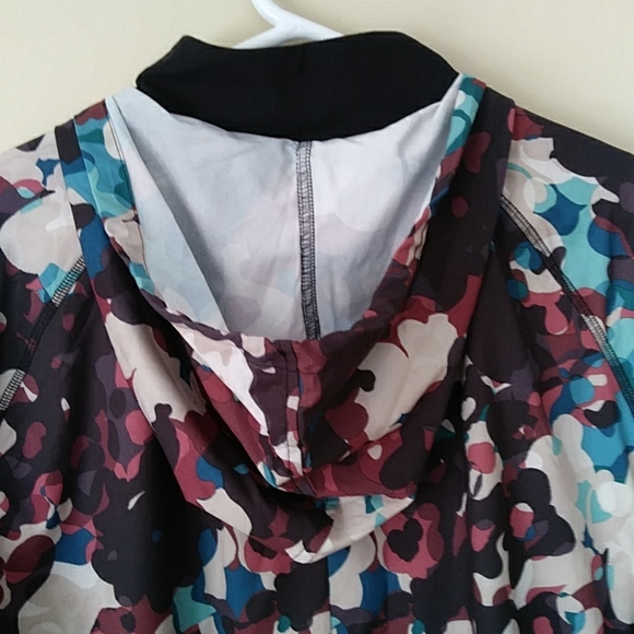 Xersion Hooded Zip Up Layered Look Athletic Jacket XL Black Multicolor - Picture 8 of 16